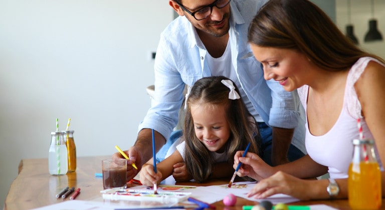 2 Manualidades ecológicas para hacer con niños en casa